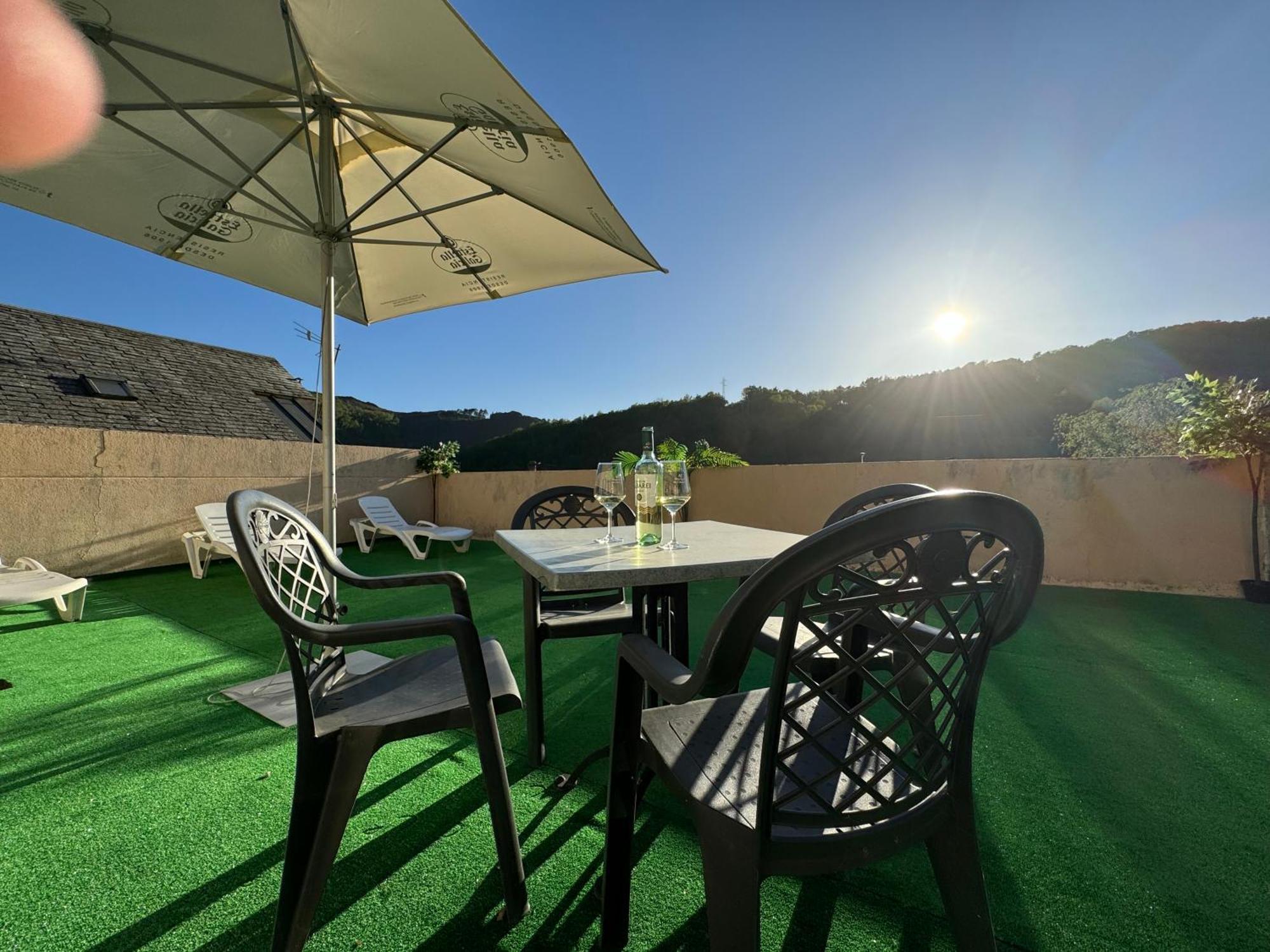 Triacastela Sunset Terrace Apartamento Exterior foto